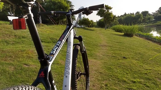 Riding a Triace Satyr through Yiwu Jiancheng Shouge Wetland Park